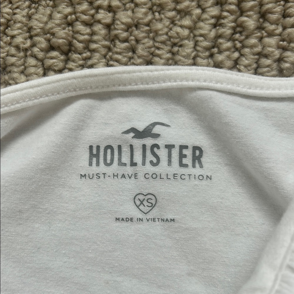 Two Pack of Hollister Ruched Bust Cropped Tanks in White and Light Blue - Picture 3 of 4